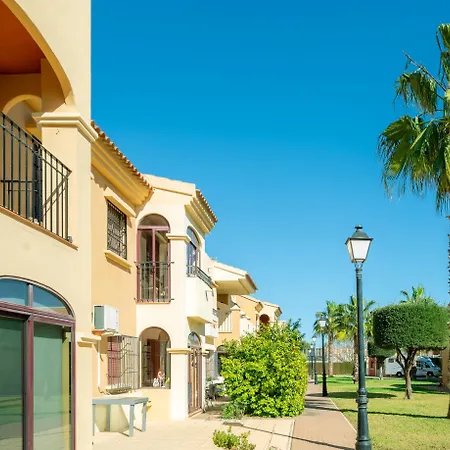Planta Baja En Club Salino Con Piscina Comunitaria