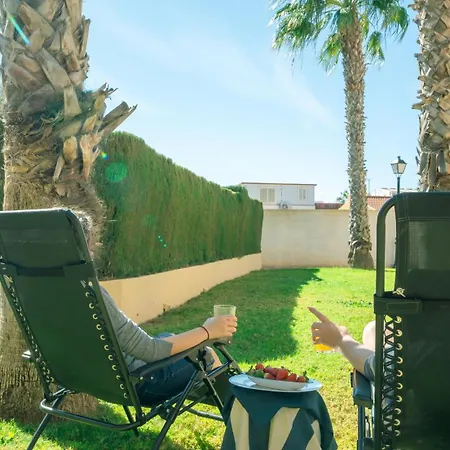 Planta Baja En Club Salino Con Piscina Comunitaria Apartamento *